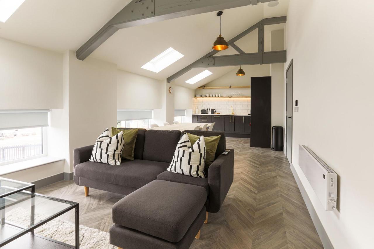 Goodstay Apartments By Urban Space Barry Bagian luar foto