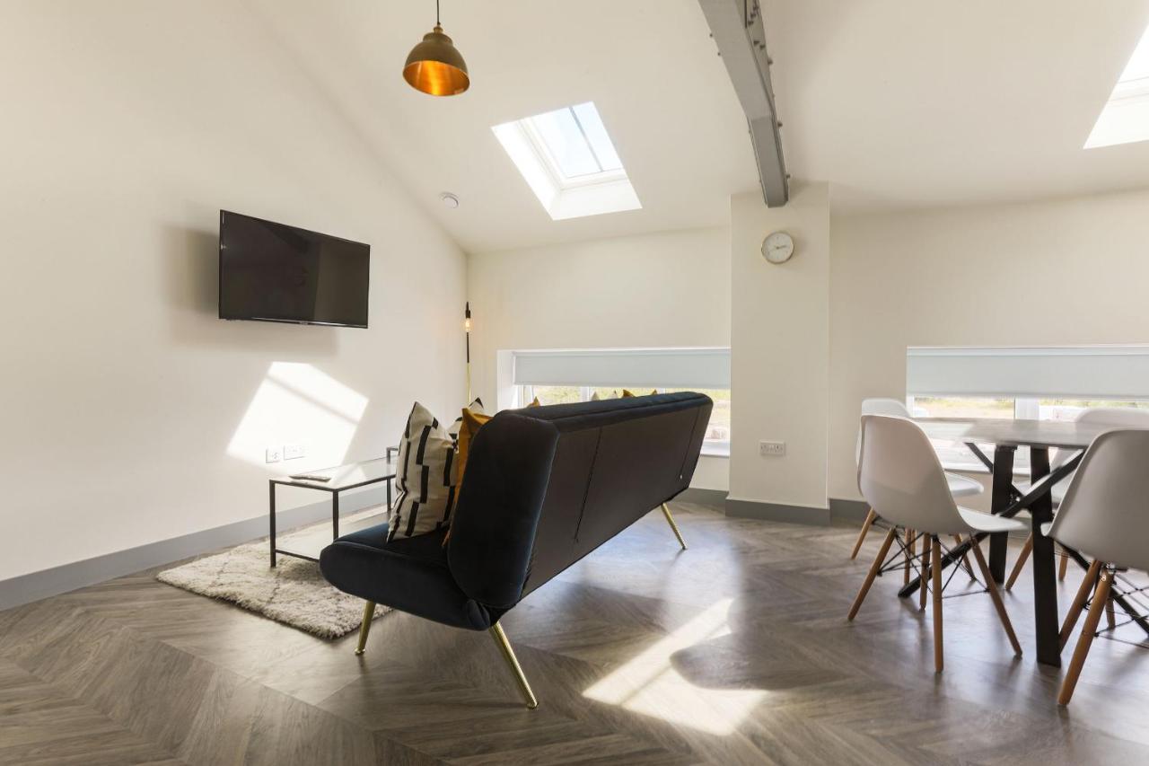 Goodstay Apartments By Urban Space Barry Bagian luar foto