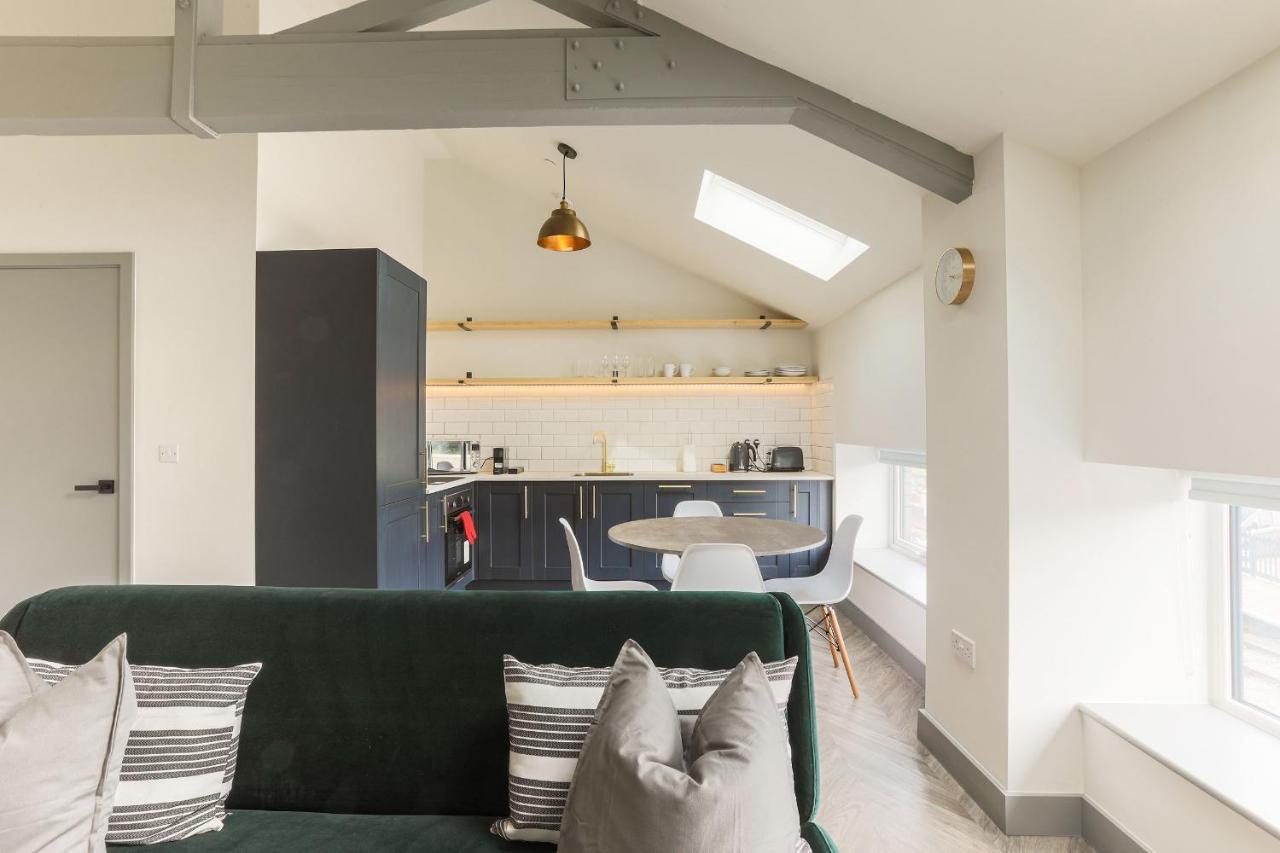 Goodstay Apartments By Urban Space Barry Bagian luar foto