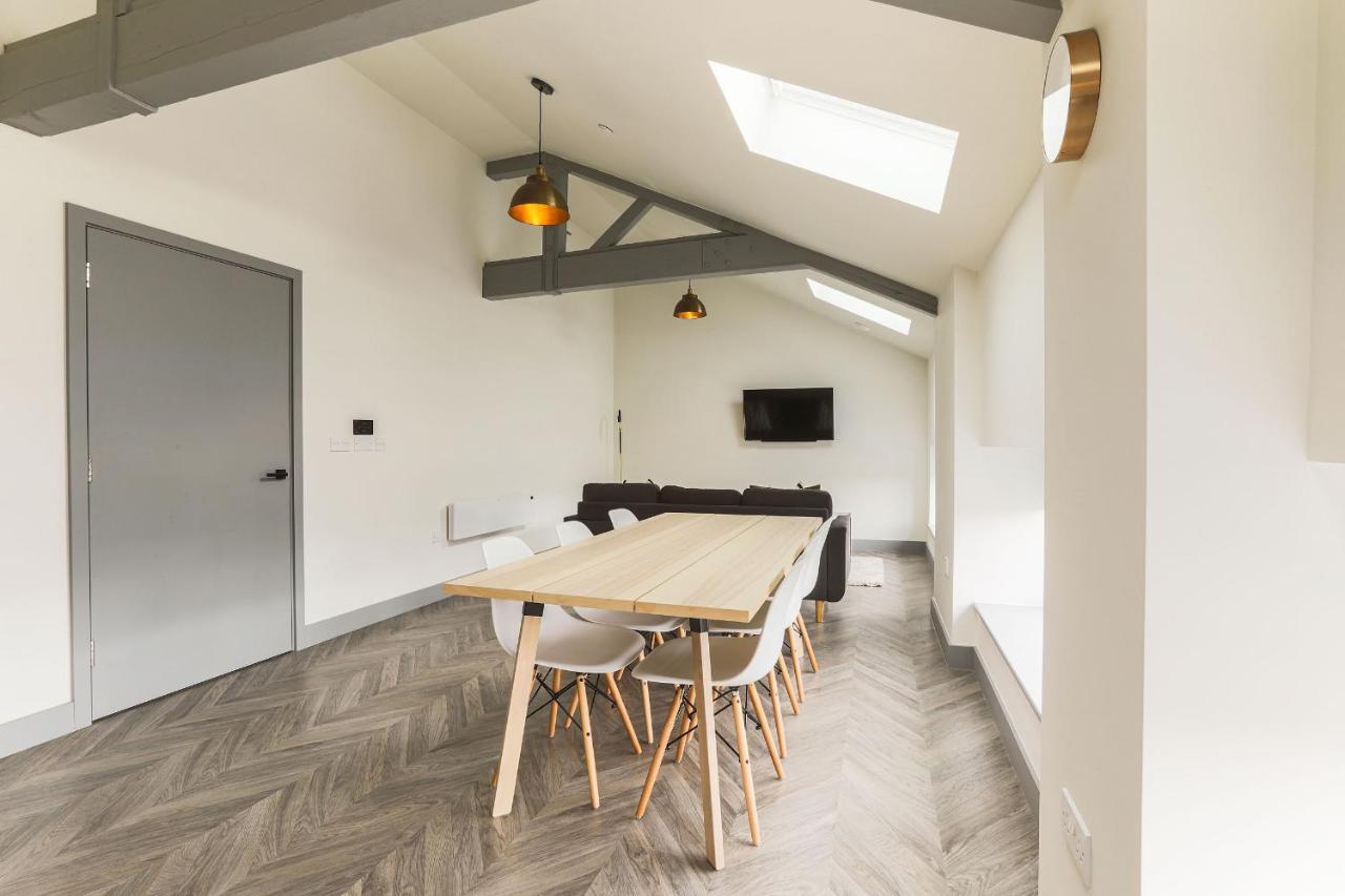 Goodstay Apartments By Urban Space Barry Bagian luar foto